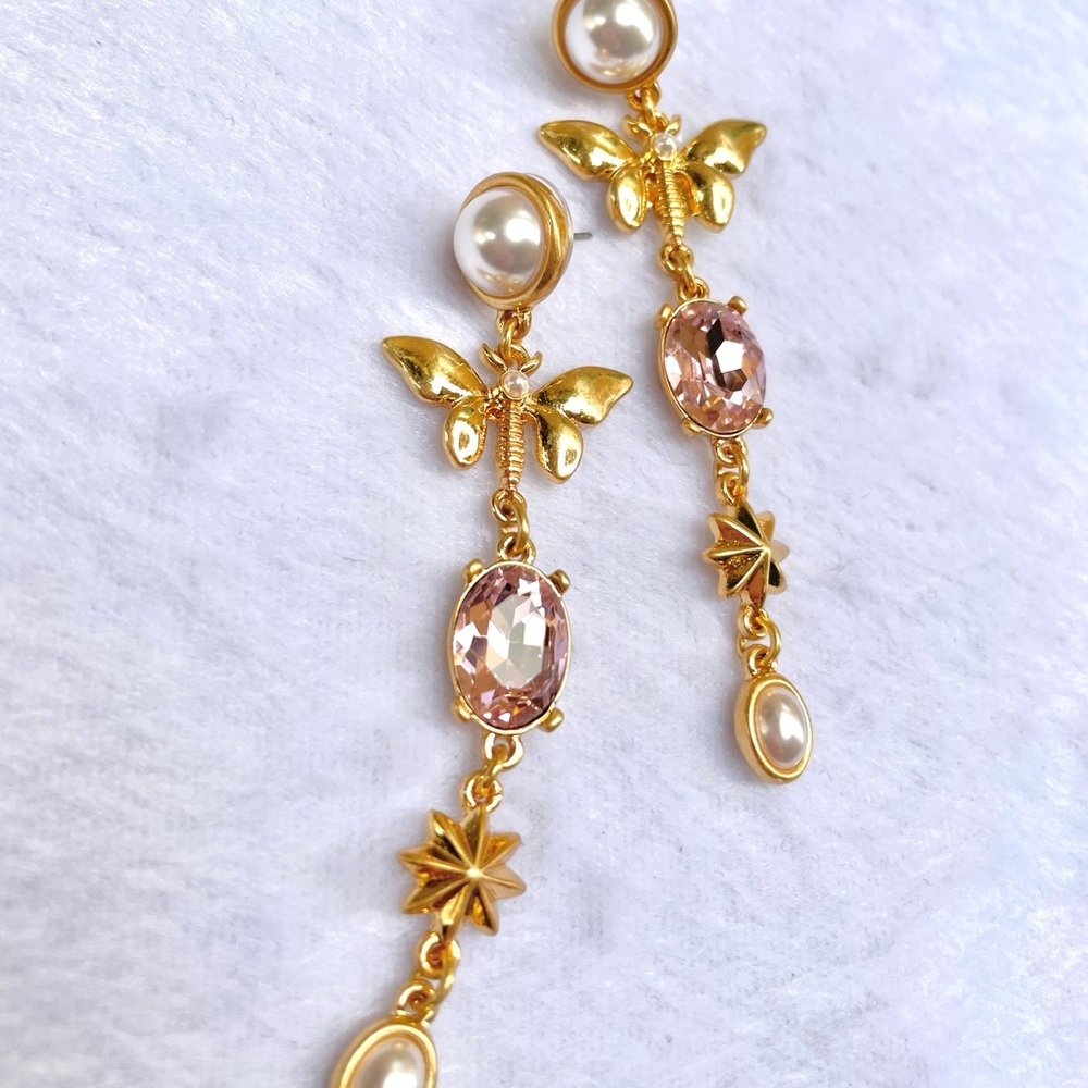 Oscar de la Renta statement earrings - Picture 4 of 4